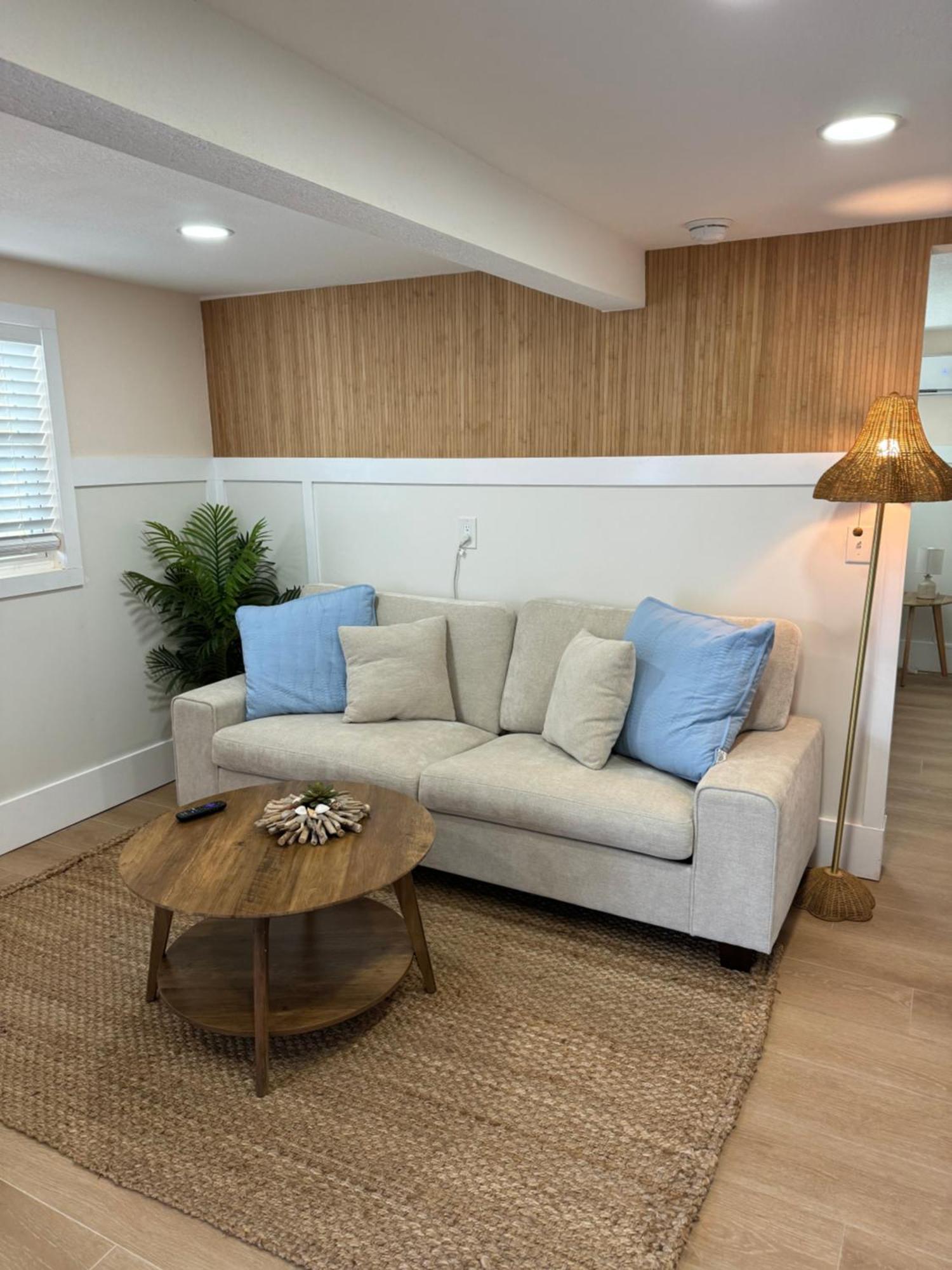Casa vacanze Contemporary - King Bed - 5min Walk To